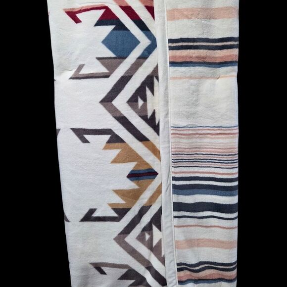 Pendleton Throw Blanket For Two Reversible Oversized Cream Tribal Pattern 60x80 - Picture 5 of 16